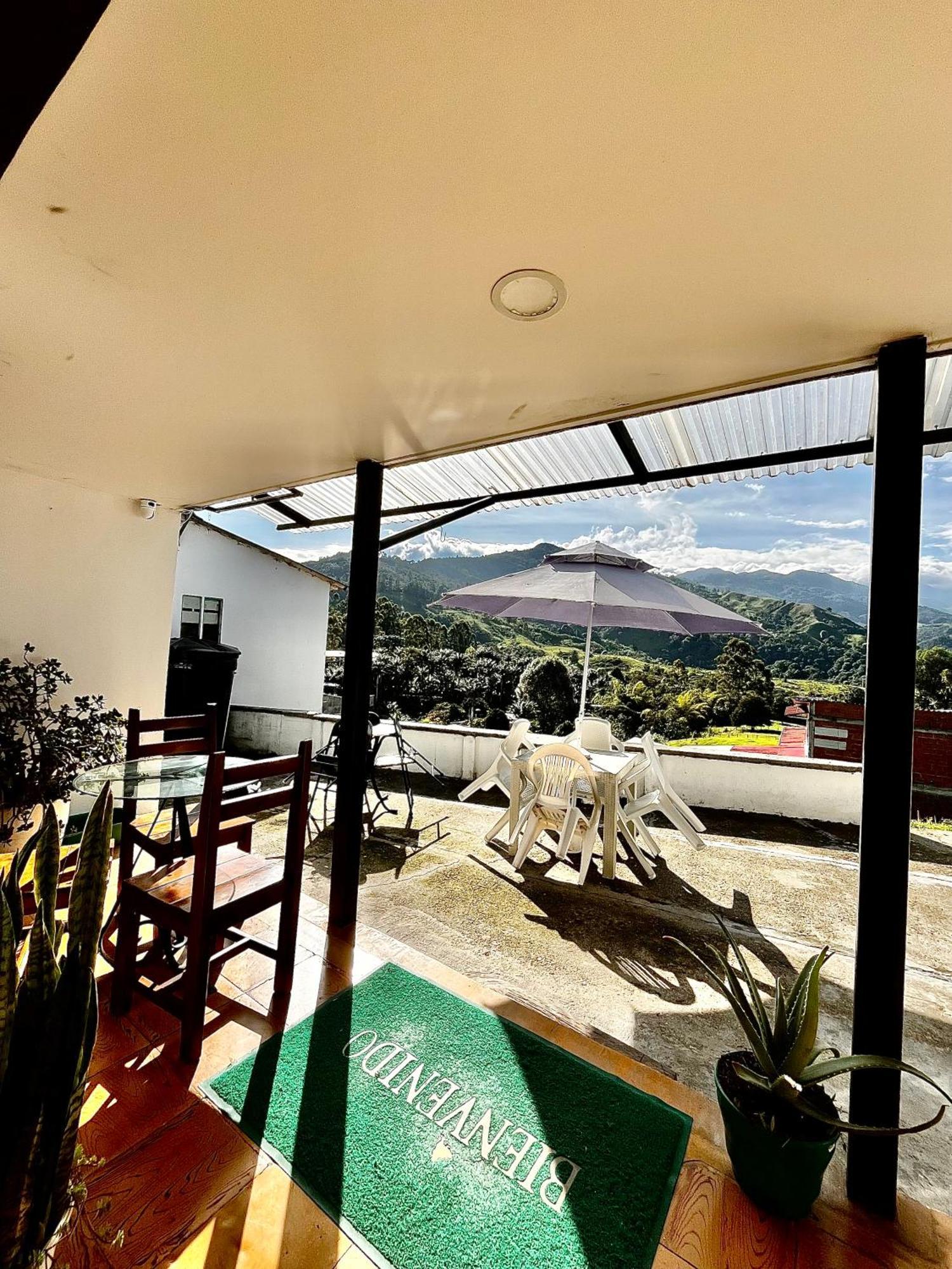 Hostal Villa Del Sol Salento Bagian luar foto